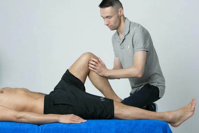 Knee assessment and mobilisation